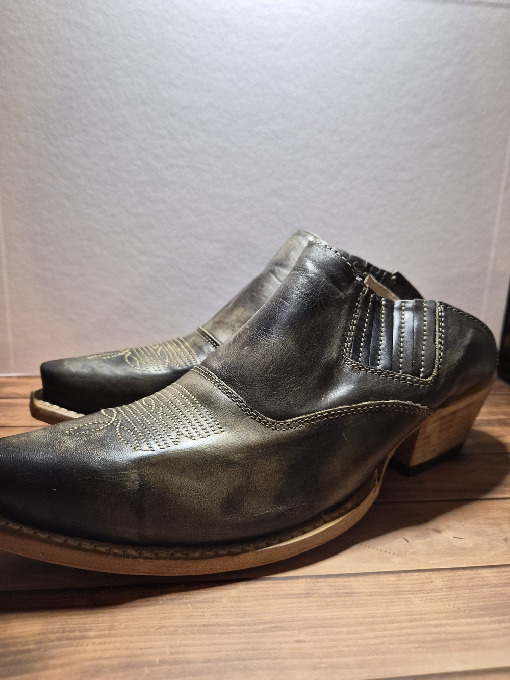 NWOT Freebird by Steven Olive Green Leather Ankle Booties - Picture 4 of 5